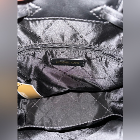 Michael Kors purse. - Picture 6 of 7